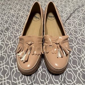 Beige Tassel Loafers size 8